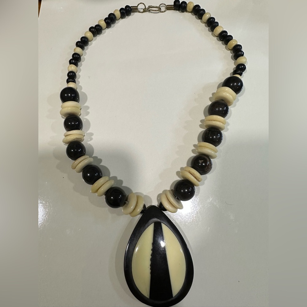 VTG Handmade Tribal Necklace Wood Bead & Disc Bead Horn Pendant Boho Statement